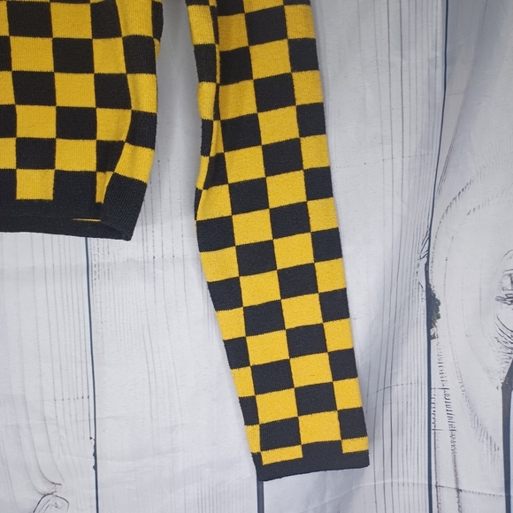 Forever 21 Checkered Black and Yellow Women's Cropped Sweater - Picture 5 of 14